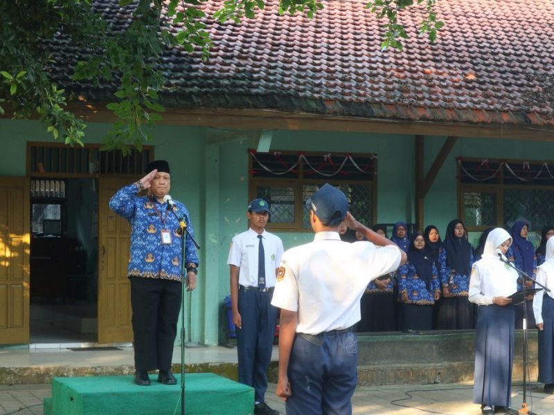 Upacara Peringatan Hari Lahir Pancasila: Momentum Penguatan Semangat Baru MTsN 1 Kota Kediri 