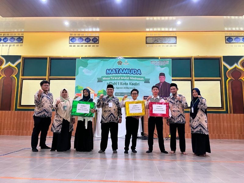 Lomba Yel-Yel dan Mars MTsN 1 Kota Kediri Warnai Penutupan MATAMUDA