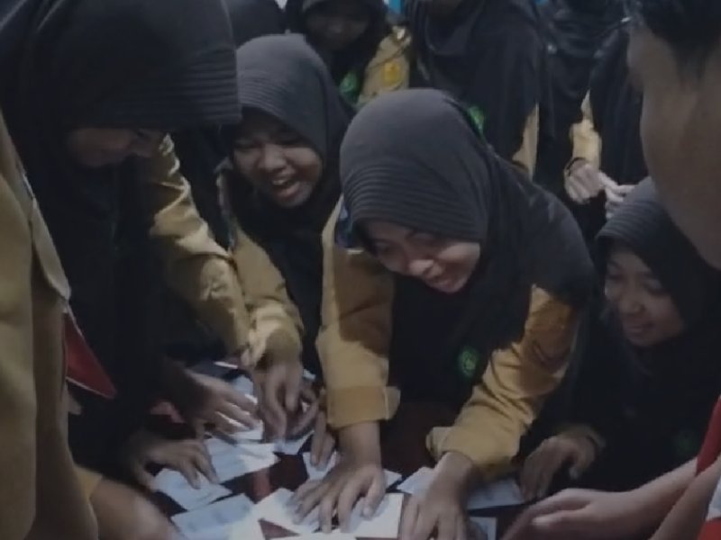 English Morning, Penguatan Kemampuan Berbahasa Inggris Murid Super Class MTsN 1 Kota Kediri 