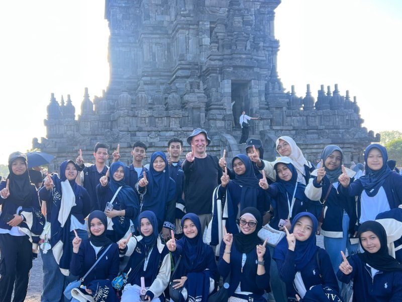 SKAL Kelas 9 MTsN 1 Kota Kediri: Wisata Edukasi Budaya di Candi Prambanan