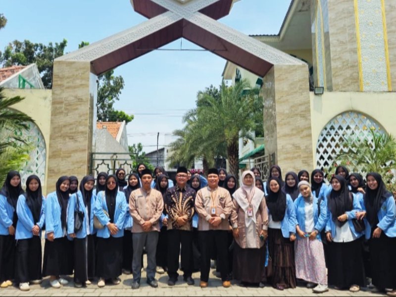 Dari Kampus ke Madrasah: 70 Mahasiswa Universitas Islam Tribakti Menyelami Praktik Nyata Pembelajaran PAI di MTsN 1 Kota Kediri